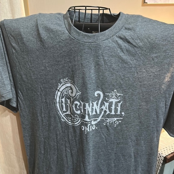 Gray Cincinnati, Ohio T-shirt size XL - Picture 2 of 6